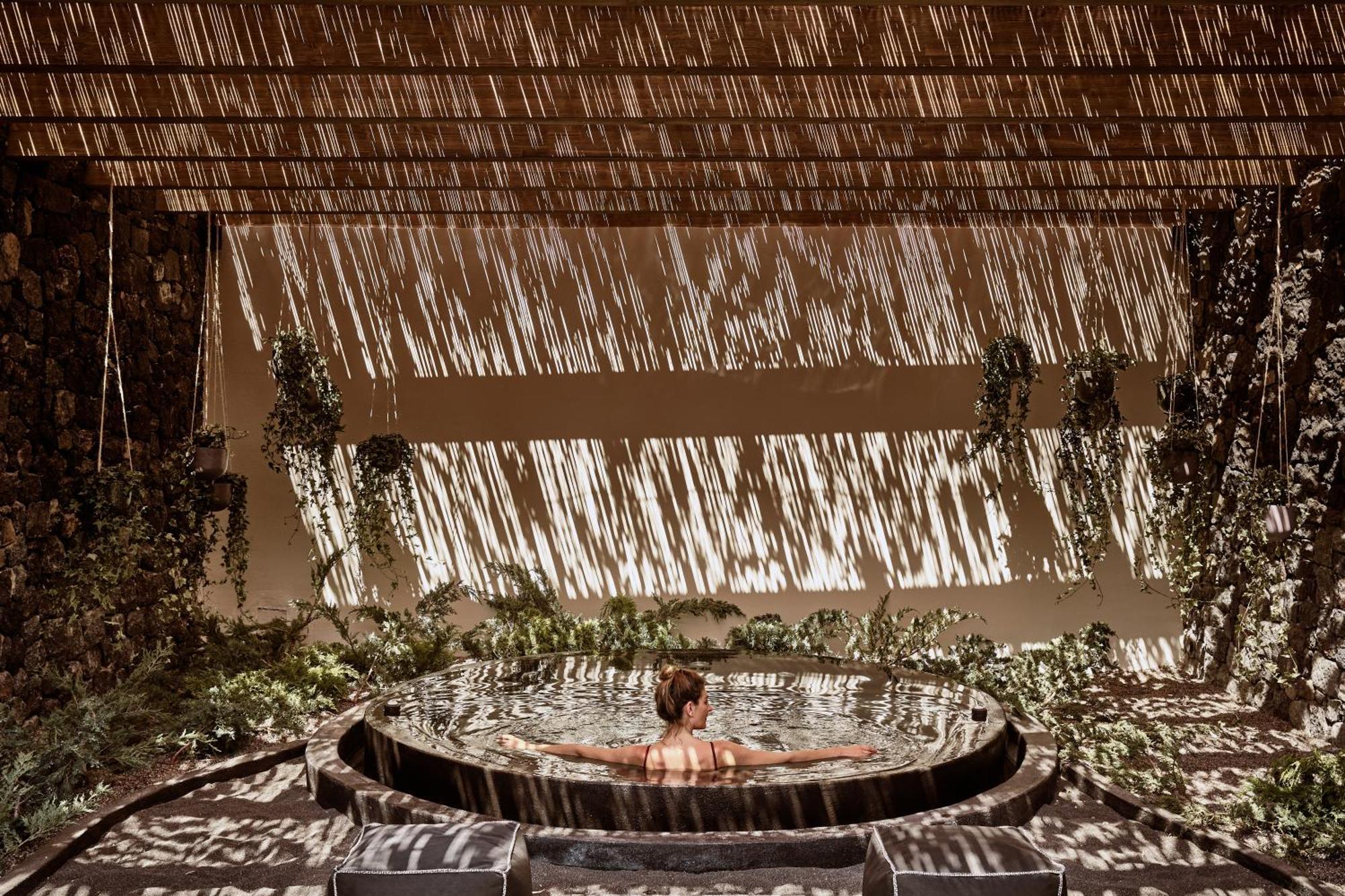 Istoria, A Member Of Design Hotels Perivolos  Exterior photo